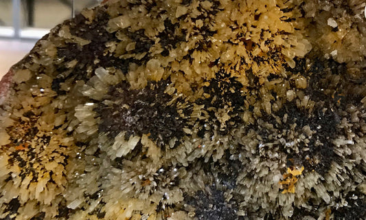 Electric Calamine? aka Hemimorphite