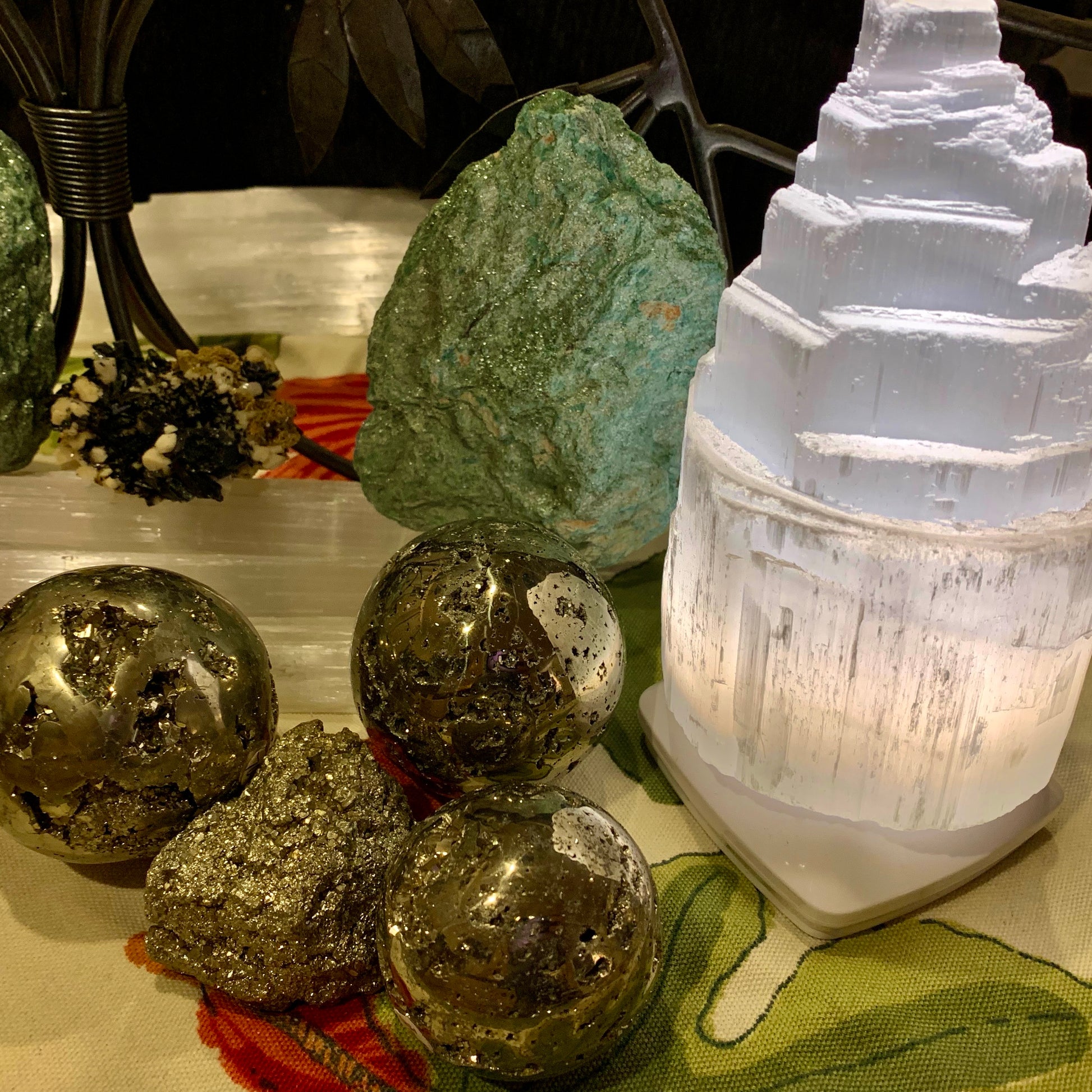Holiday Decor with Stone Luminaries-Selenite Lamp