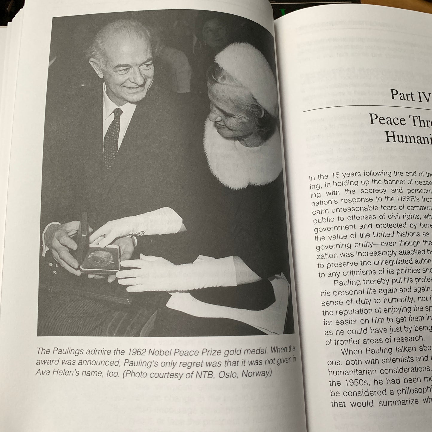 Peace Prize Photo Linus Pauling on Peace