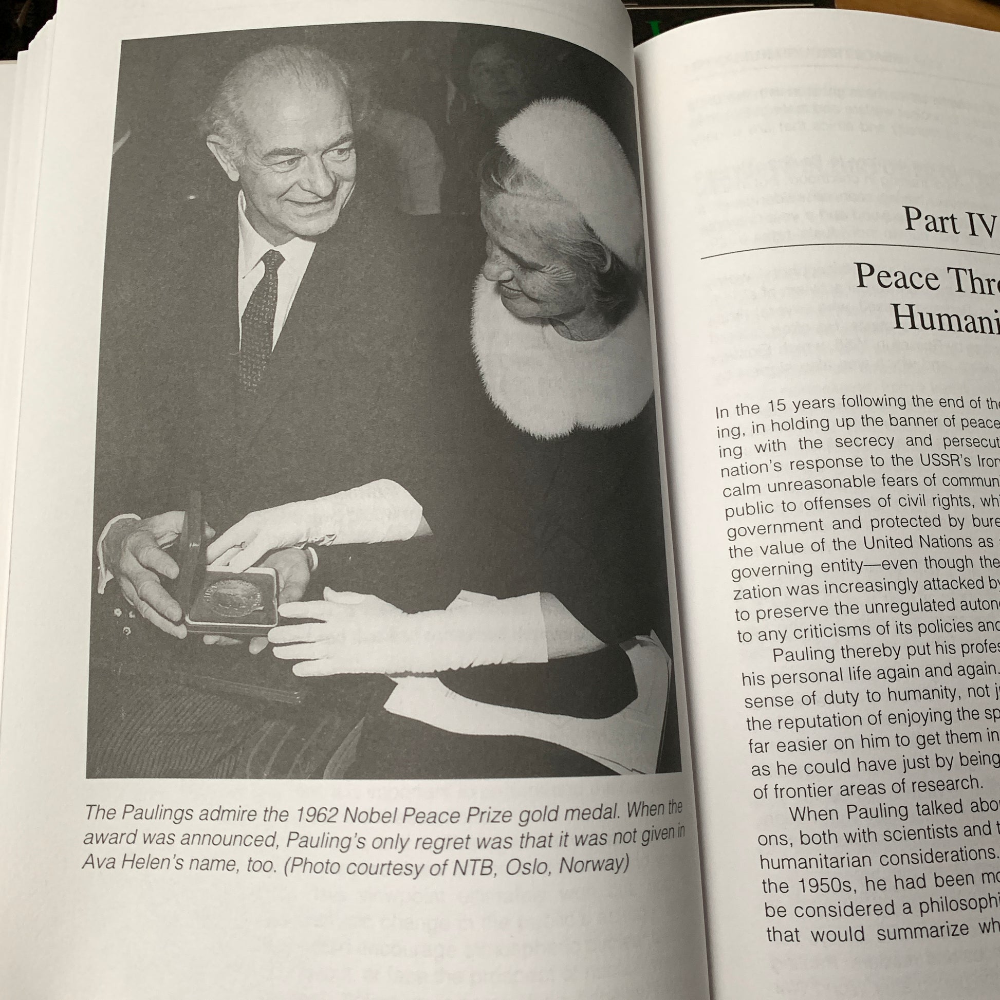 Peace Prize Photo Linus Pauling on Peace