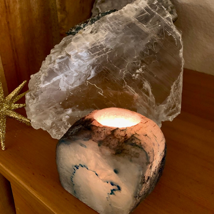 energy balancing agate for low light relaxing
