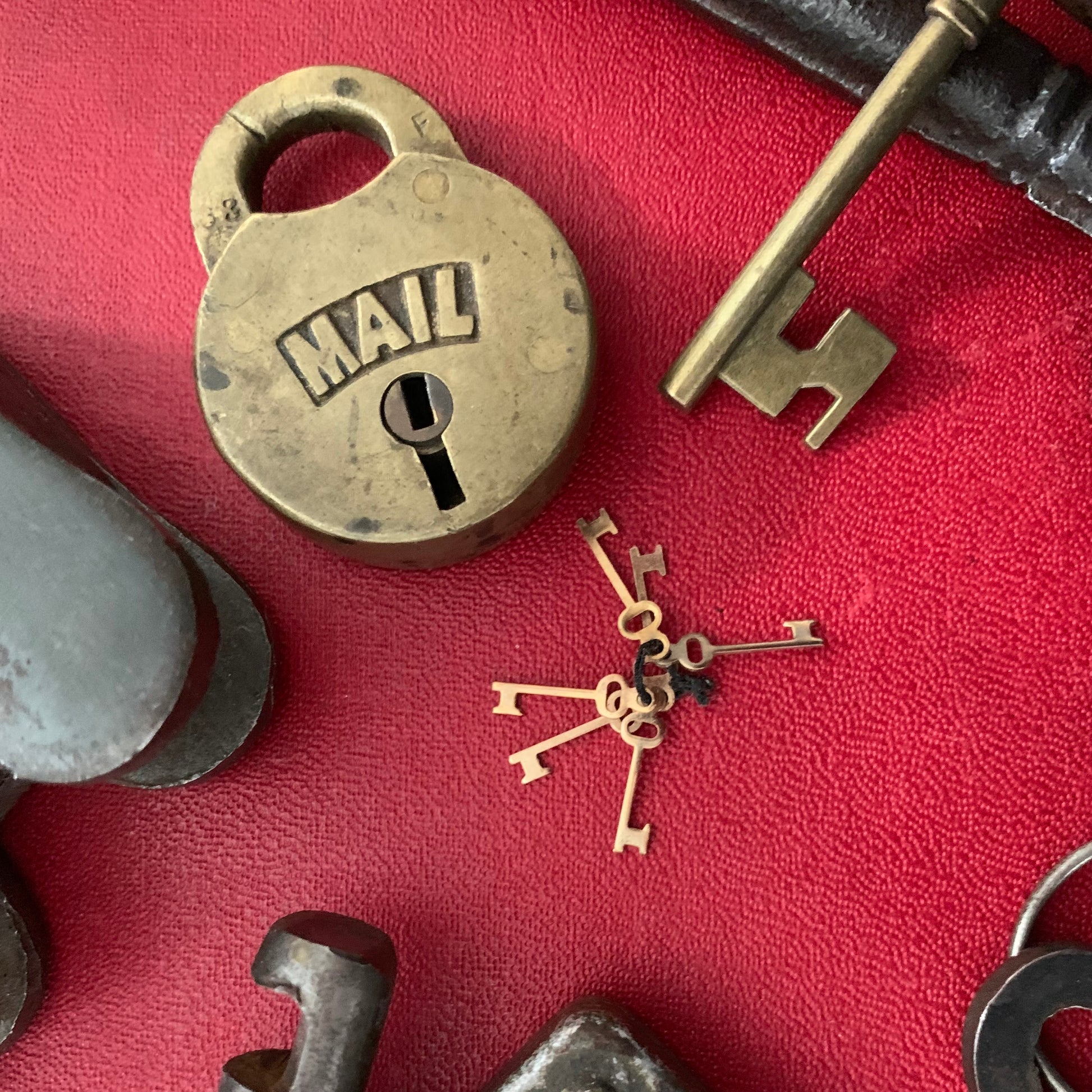 the vintage mail box lock