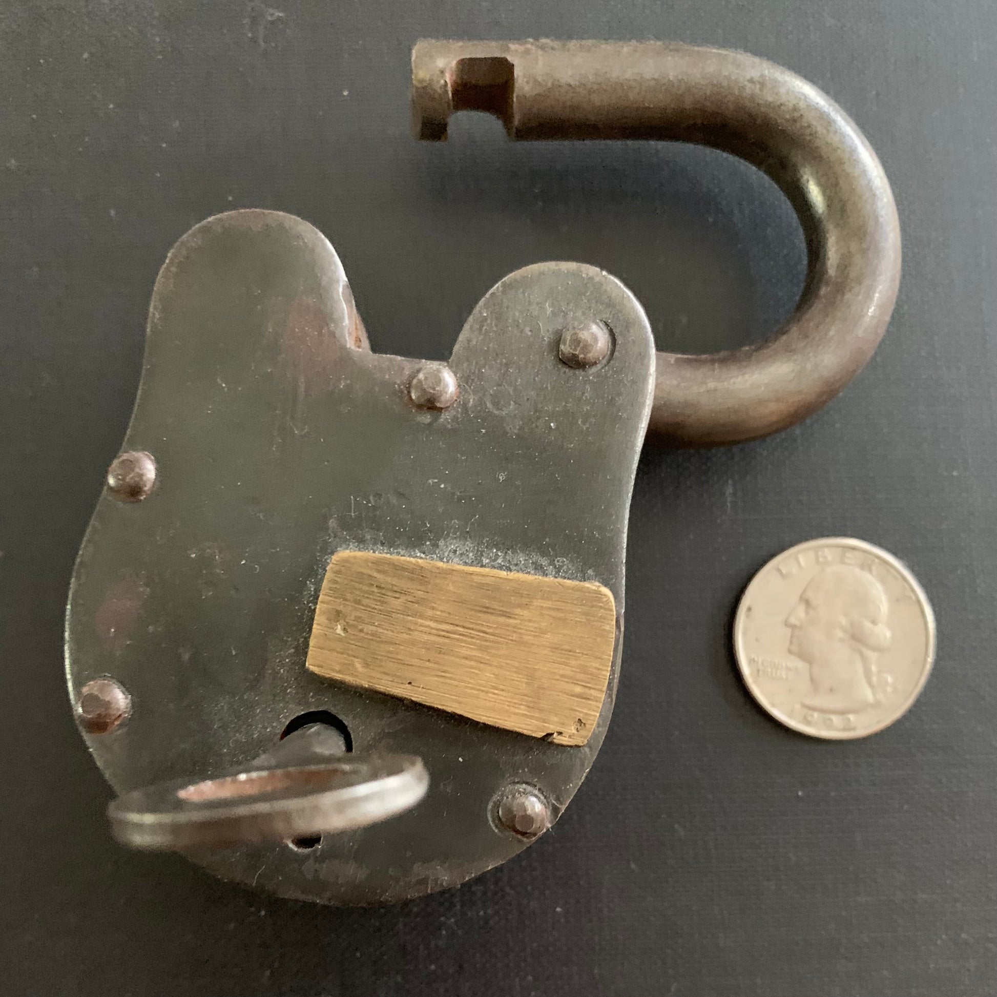 the favorite old lock size by coin